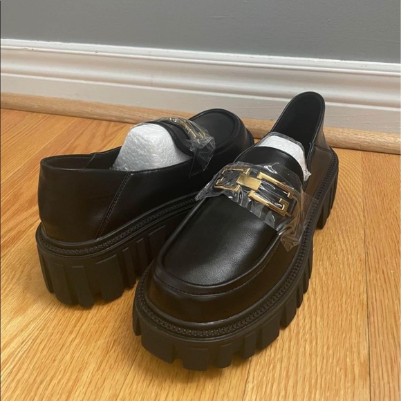 Leather Loafer Size 7 - Picture 2 of 3